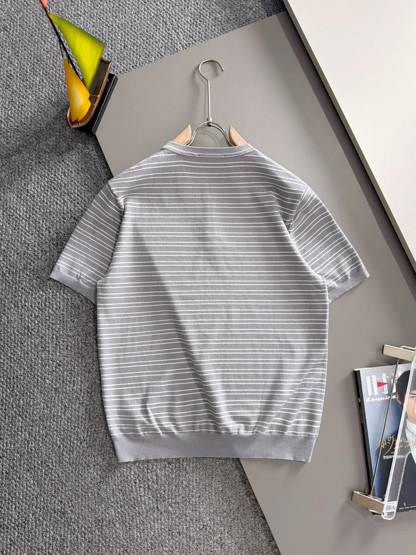 LP high quality Loro Piana 26ss New Arrival men's short-sleeved knitted T-shirt. Made of combed cotton yarn knitted cotton fabric, no pressure when entering and exiting the counter. Exclusive control of raw materials. It feels substantial when weighed, and the upper body is more textured than ordinary T-shirts. This texture can handle the weather easily and is suitable for both hot and cold! Loose fit design, looks noble. The only correct version is available Size: M to 4XL